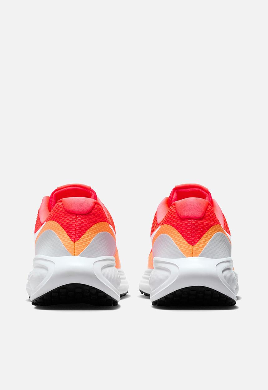 Nike - Nike Revolution 8