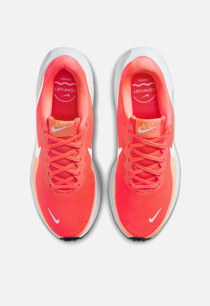 Nike - Nike Revolution 8