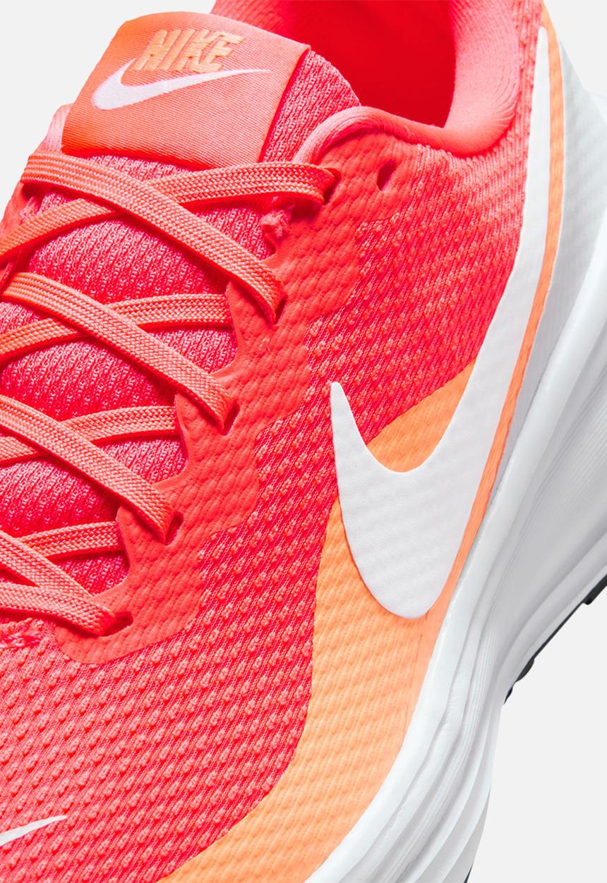 Nike - Nike Revolution 8