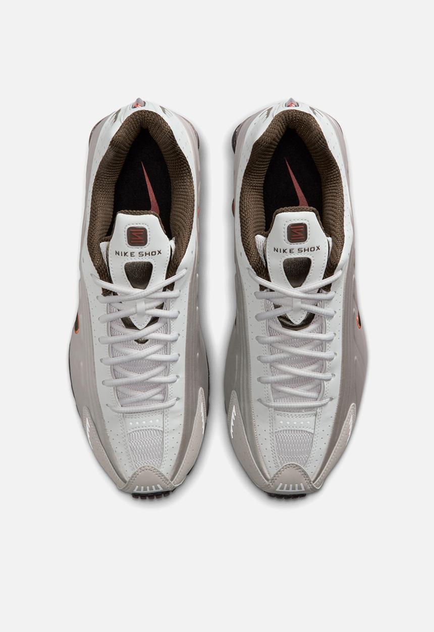 Nike - Nike Shox R4