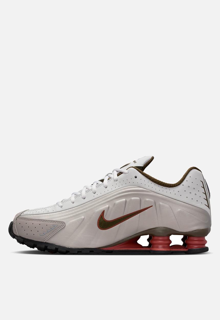 Nike - Nike Shox R4