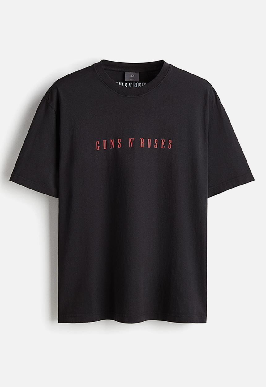 Loose fit vintage-look printed t-shirt - black/guns n' roses