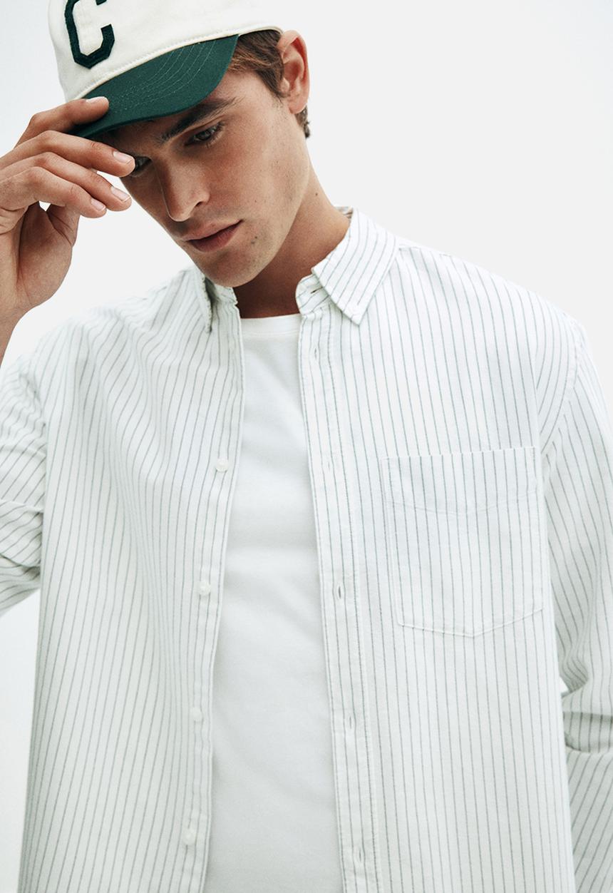 H&M - Regular fit oxford shirt - white/pinstriped