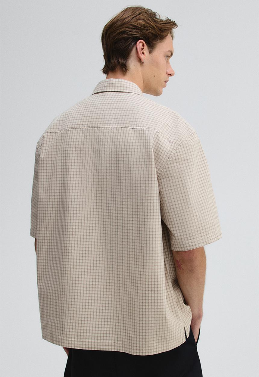 H&M - Relaxed fit short-sleeved shirt - beige checked