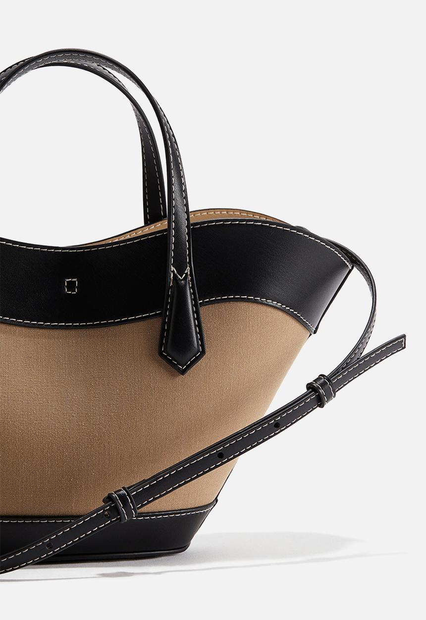 H&M - Crossbody bag - beige/black