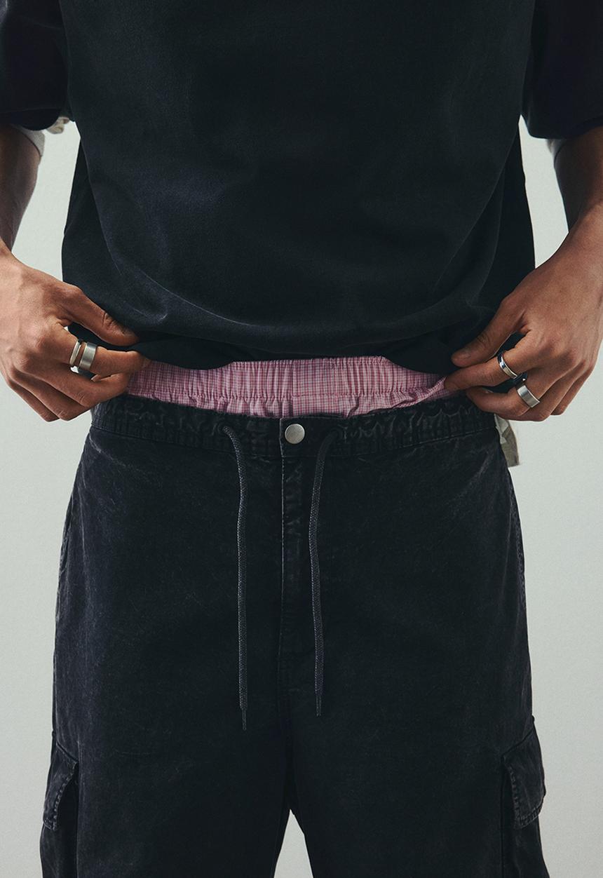 H&M - Loose fit washed cargo trousers - black