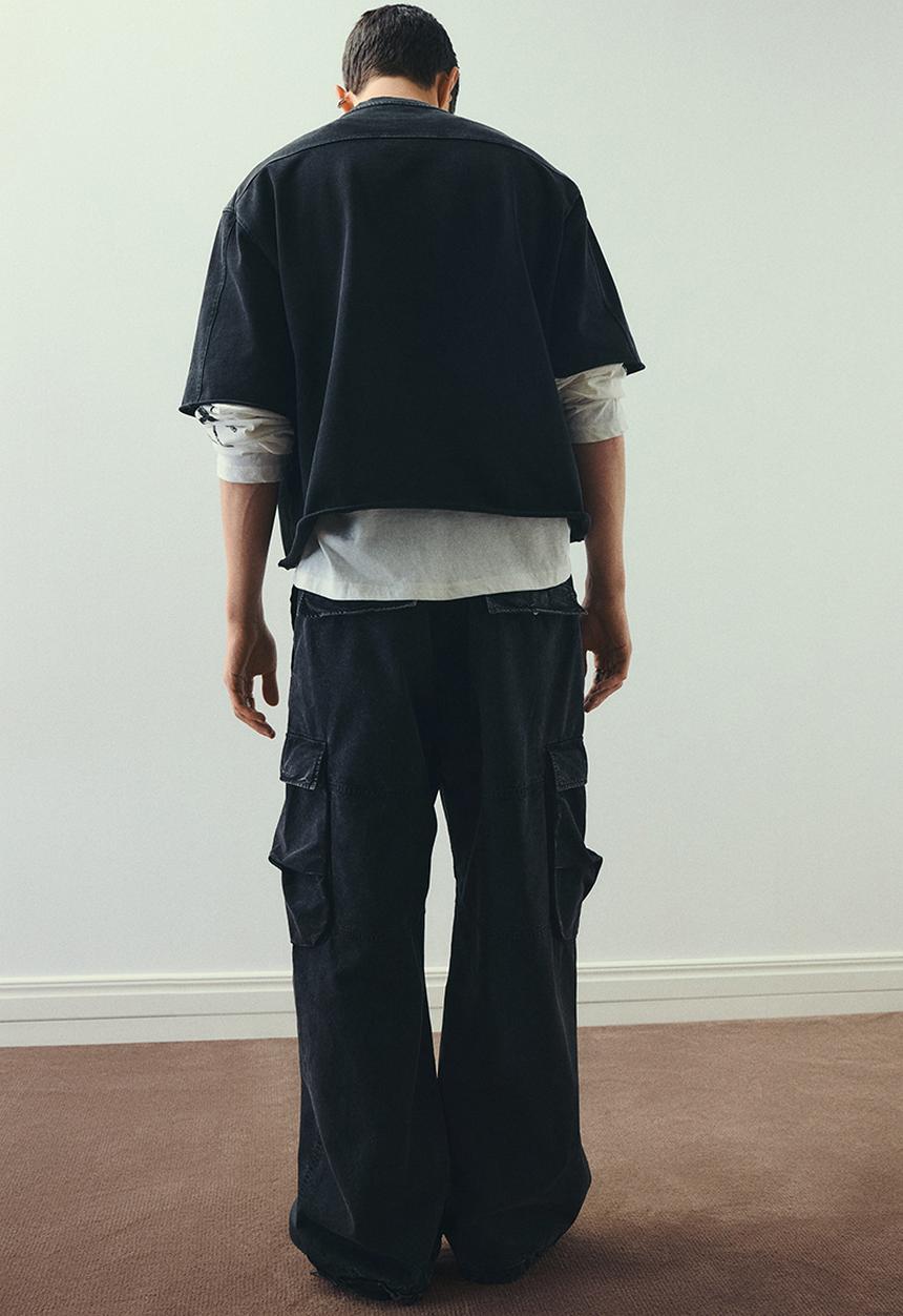 H&M - Loose fit washed cargo trousers - black