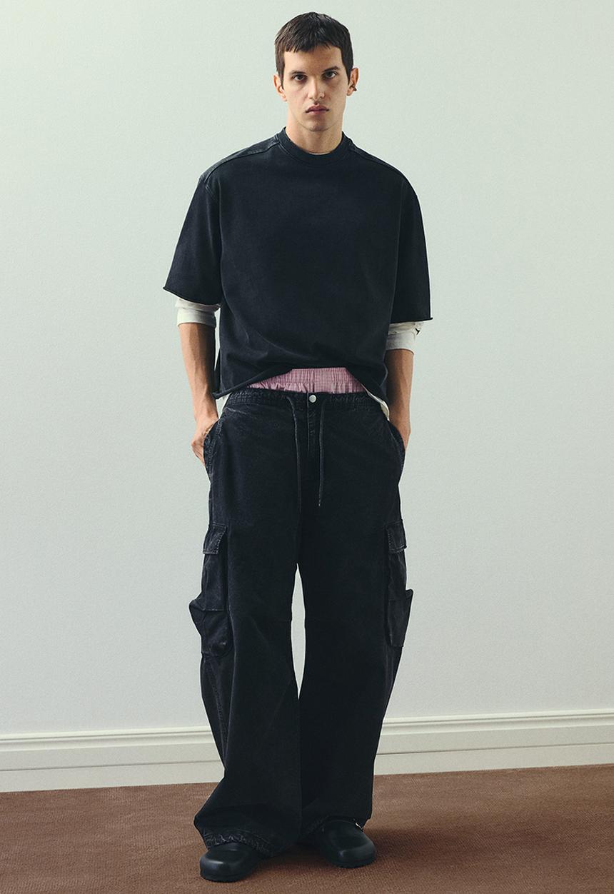 H&M - Loose fit washed cargo trousers - black