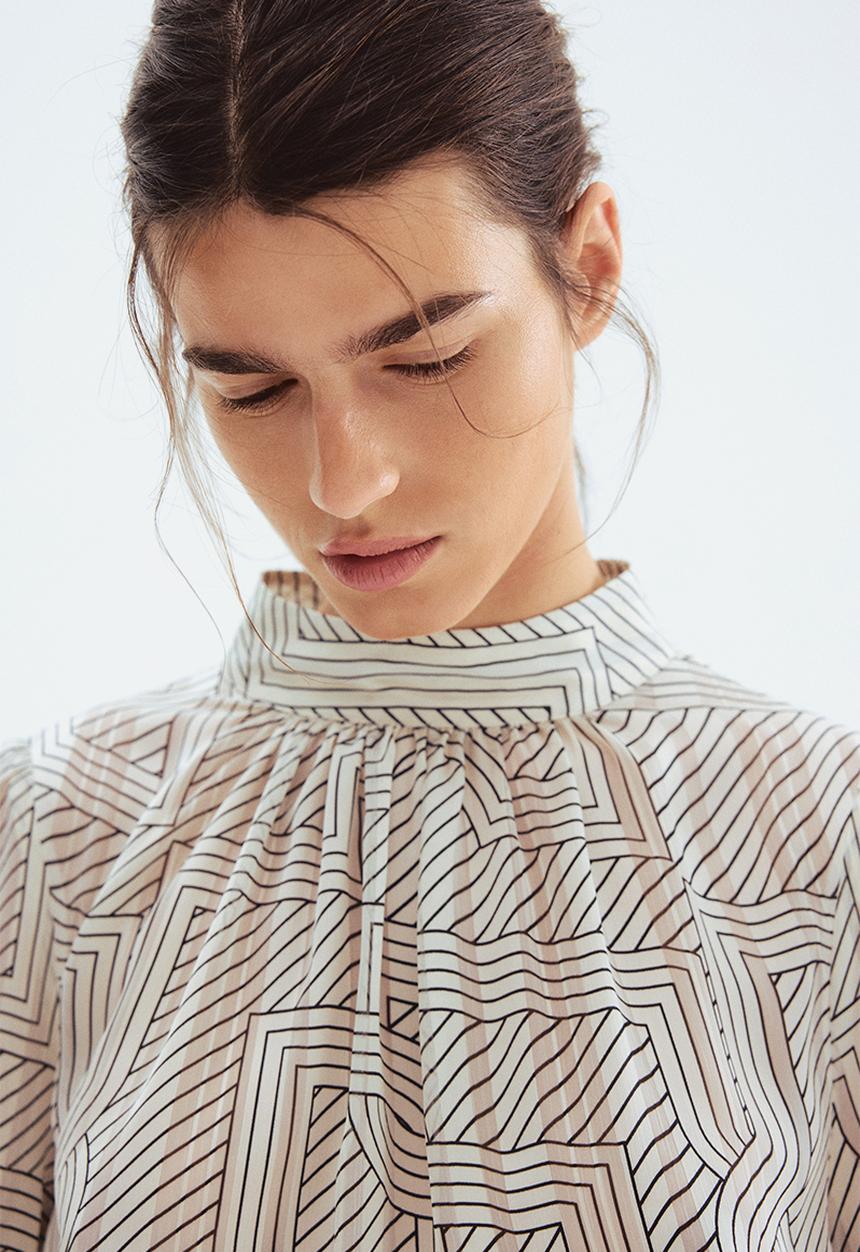 H&M - Stand-collar blouse - cream patterned