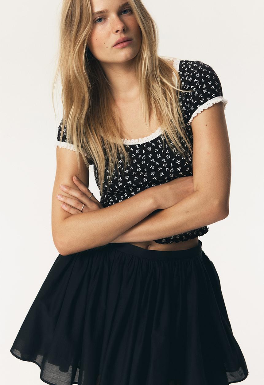 H&M - Lace-trimmed top - black/floral 