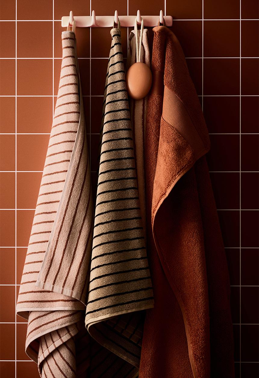 H&M - Striped bath towel - light pink terracotta striped 
