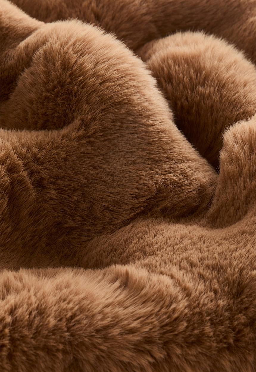 H&M - Fluffy cushion cover - brown