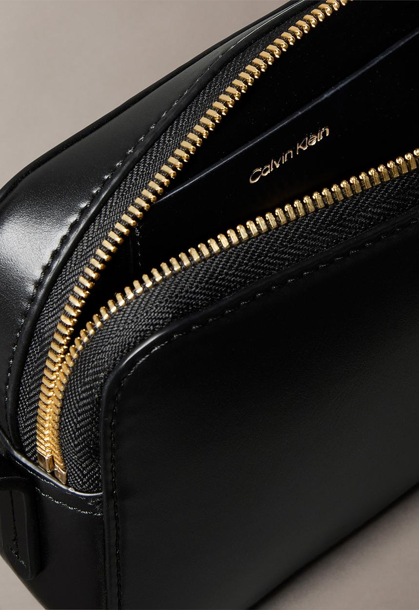 Calvin Klein - Ck Camera Bag- Black / Antique Light Gold