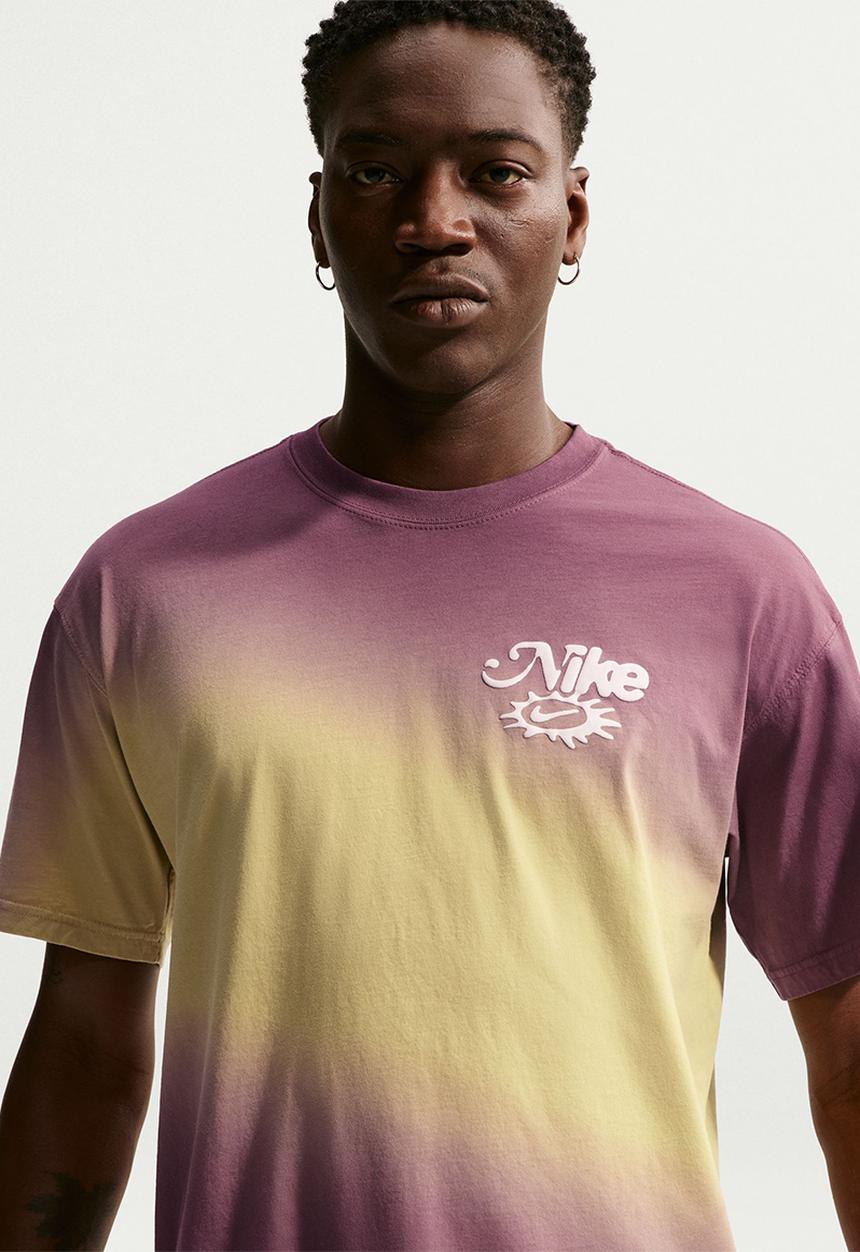 Nike - NSW  Radiate Dip Dye LooseTee – Buffalo Gold/Tattoo