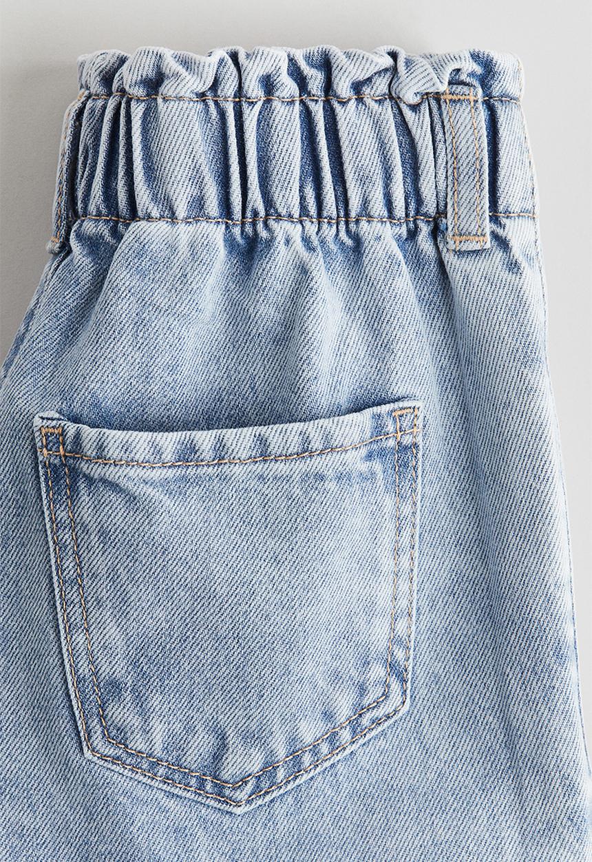 H&M - Loose fit tapered jeans - light denim blue/minnie mouse 