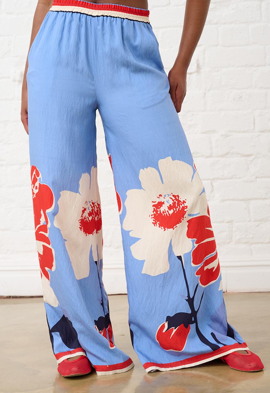 Me&B - Soft Printed Pants in Midnight Poppy - Blue