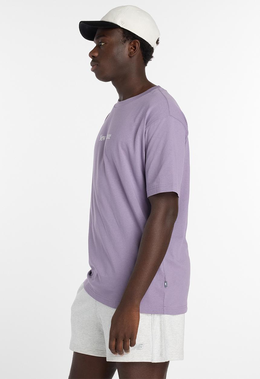 New Balance  - NB Athletics Celebrated Icons N Collage Tee - Purple