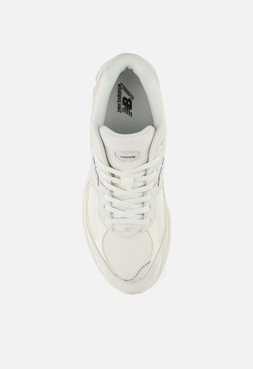 New Balance  - 2002R