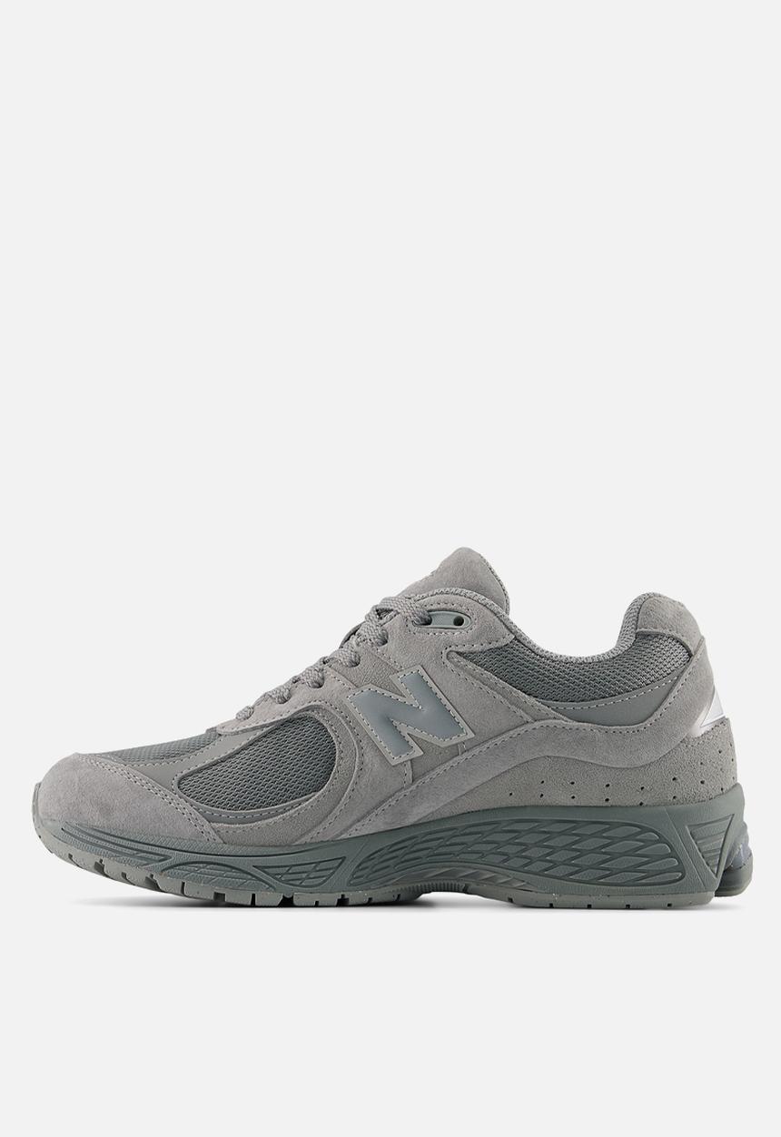 New Balance  - 2002R