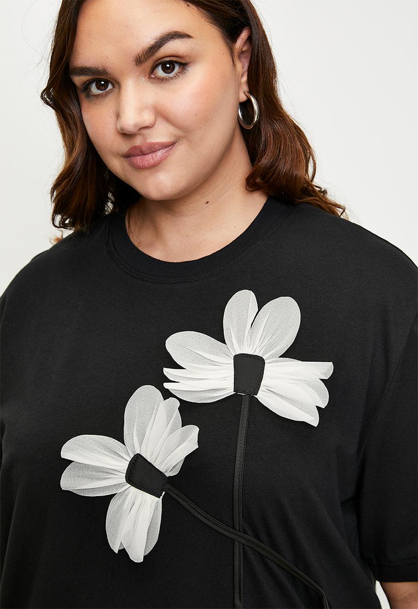 Me&B - Plus Ultimate Tee with 3D Flowers - Black