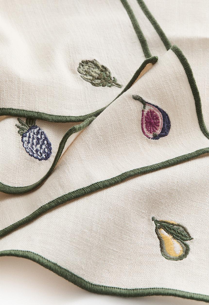 H&M - 4-pack embroidered napkins -- light beige/foods 