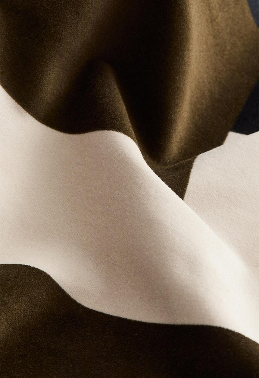H&M - Velvet cushion cover - khaki green/colour block