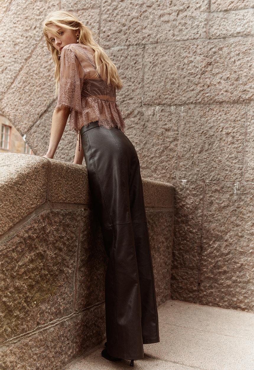 H&M - Coated trousers - dark brown