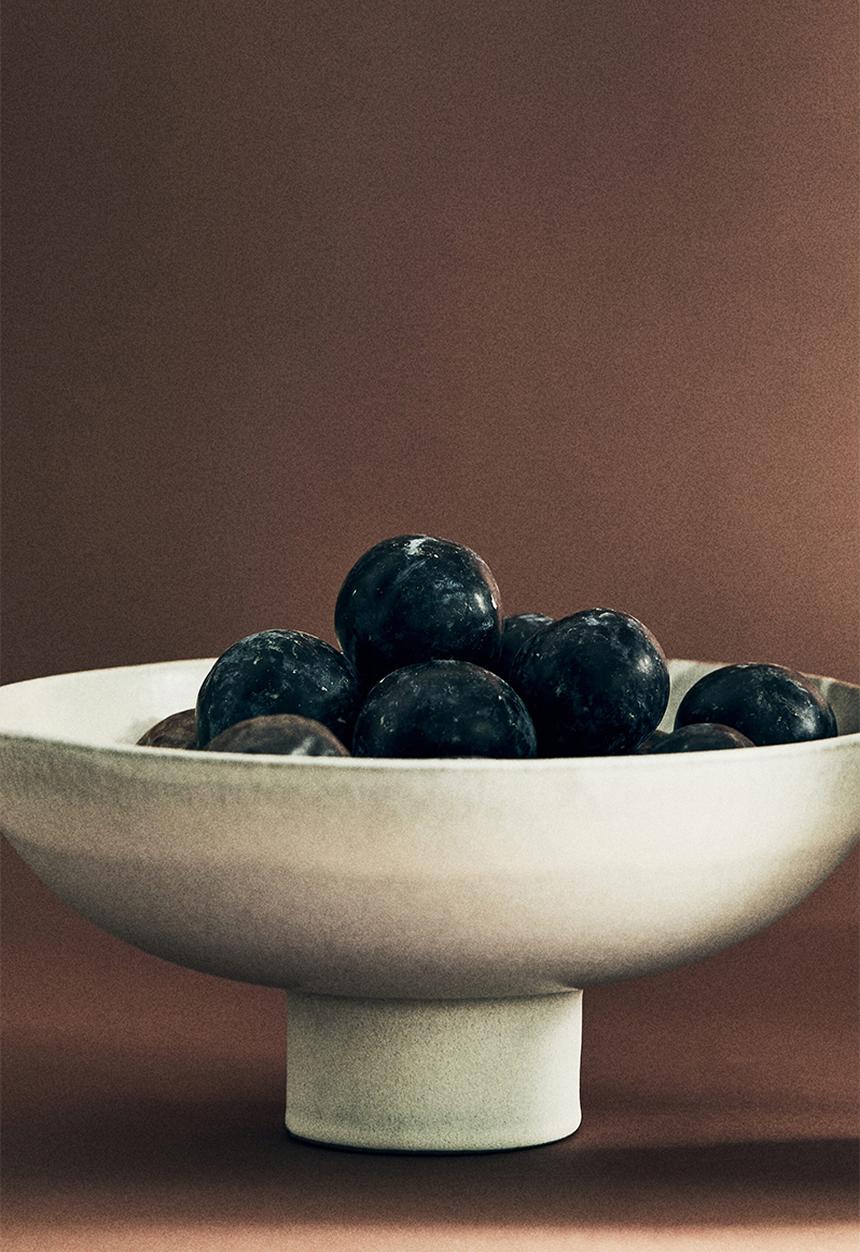 H&M - Hand-glazed serving bowl - light beige