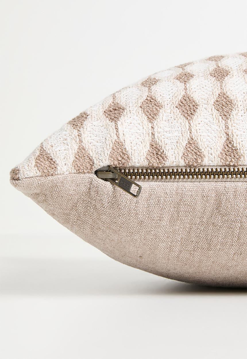 Hertex Fabrics - Chain Cushion Cover - Mousse