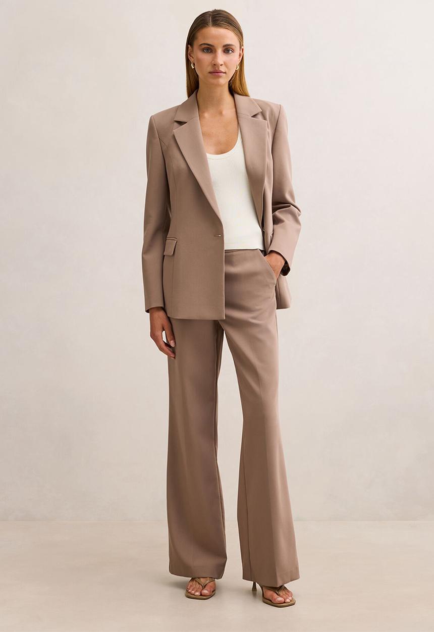 Forever New - Erin asymmetrical blazer in oak