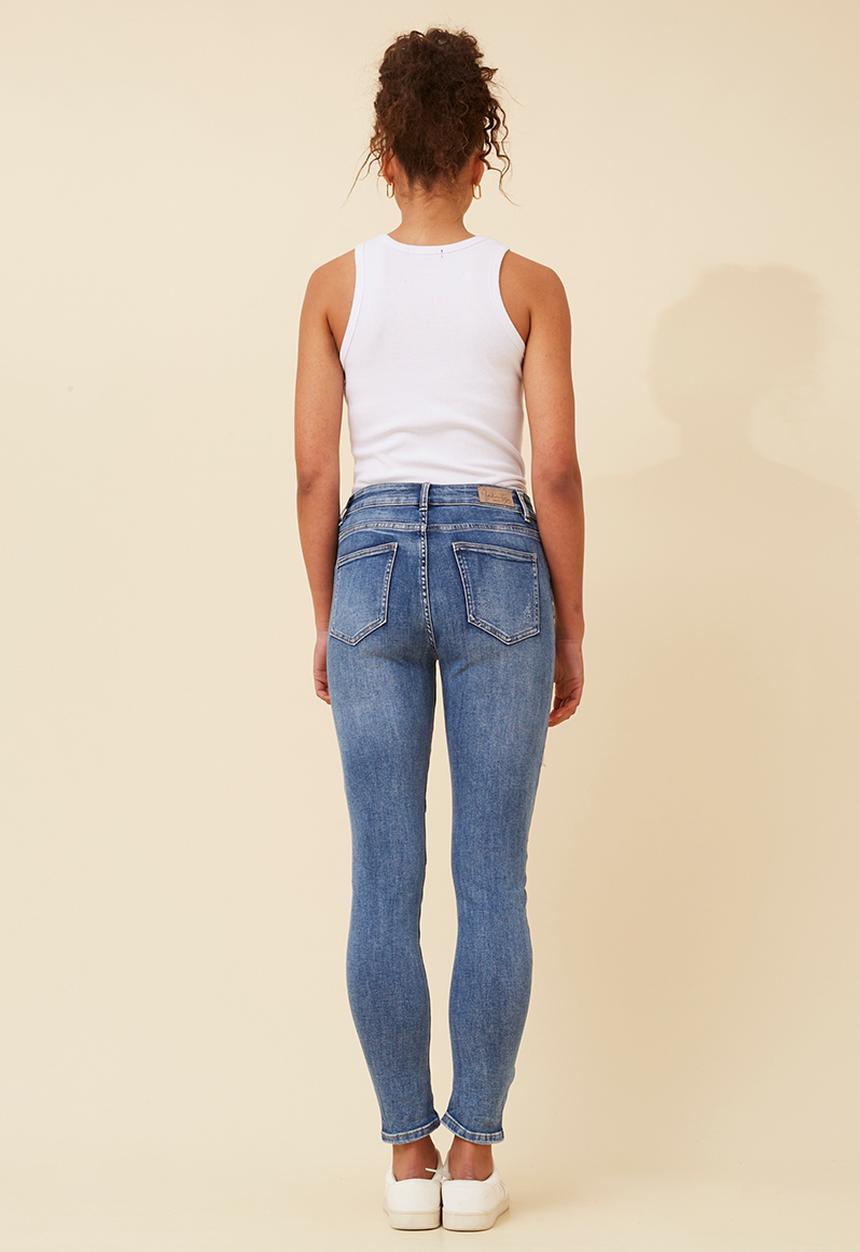 Stella Morgan - Mid Waist Skinny Jean With Inside Waist Elastic With Hand Sewn Details - Denim