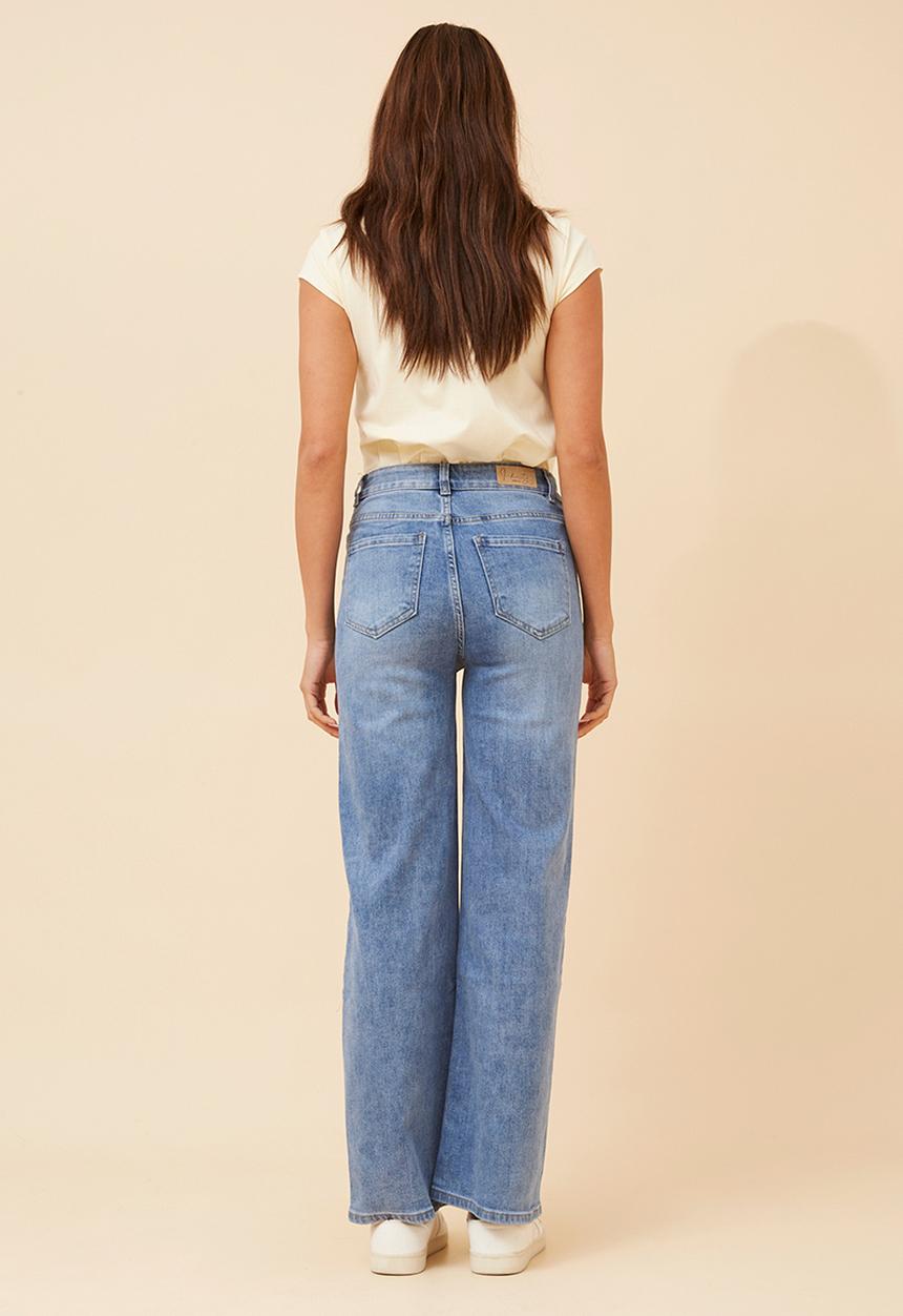MANDI - Mid Waist Straight Leg Denim With Heart Front Pockets - Blue