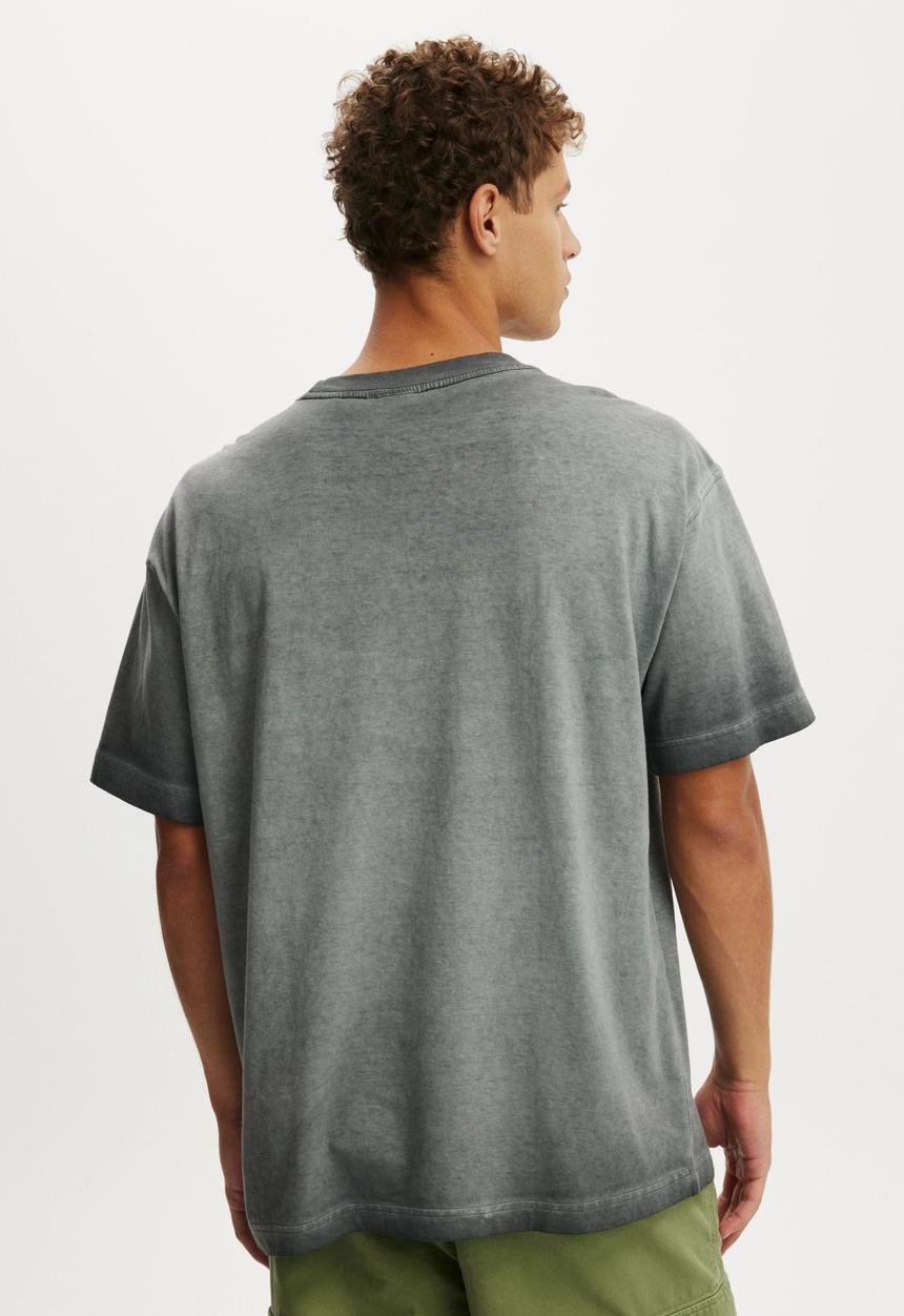 Cotton On - Box fit graphic t-shirt - curve star / washed black