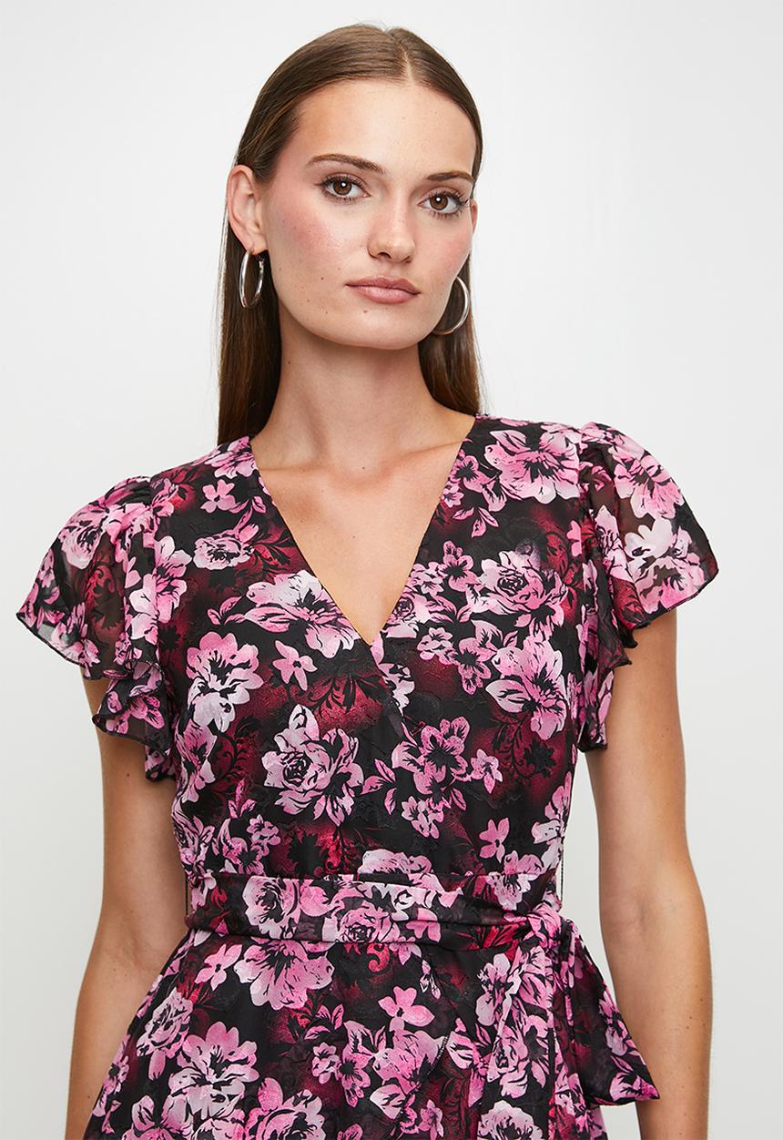 Izabel London - Cap Flutter Sleeve V-Neck Midi Dress - Multi Pink