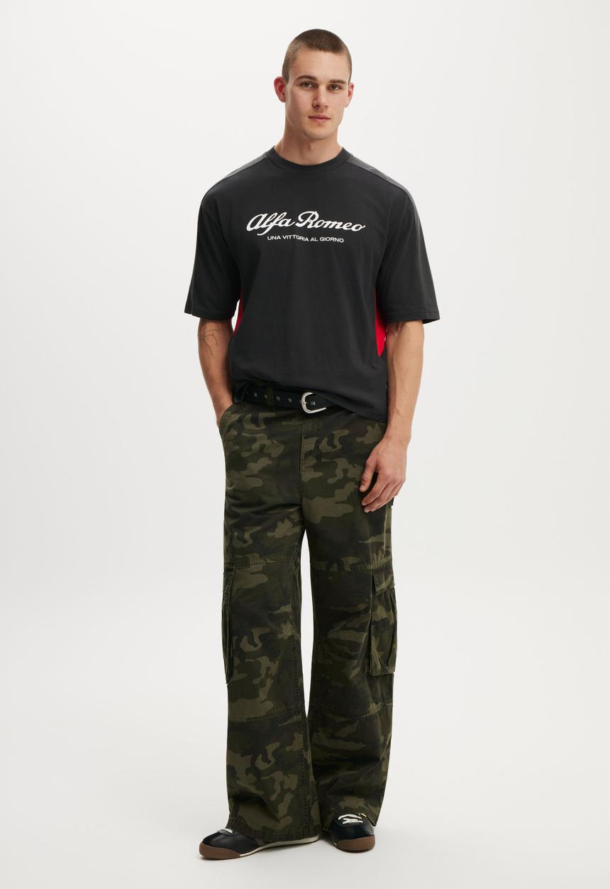 Cotton On - Cropped Fit Alfa Romeo T-Shirt - Lcn Alf Washed Black / Panel