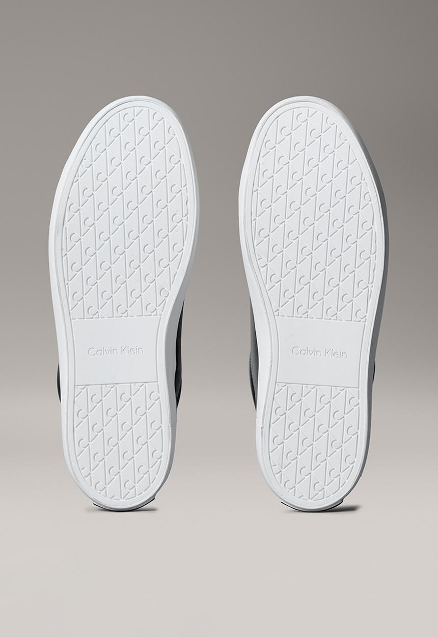 Calvin Klein - Lace-Up Sneaker - Black Bright White