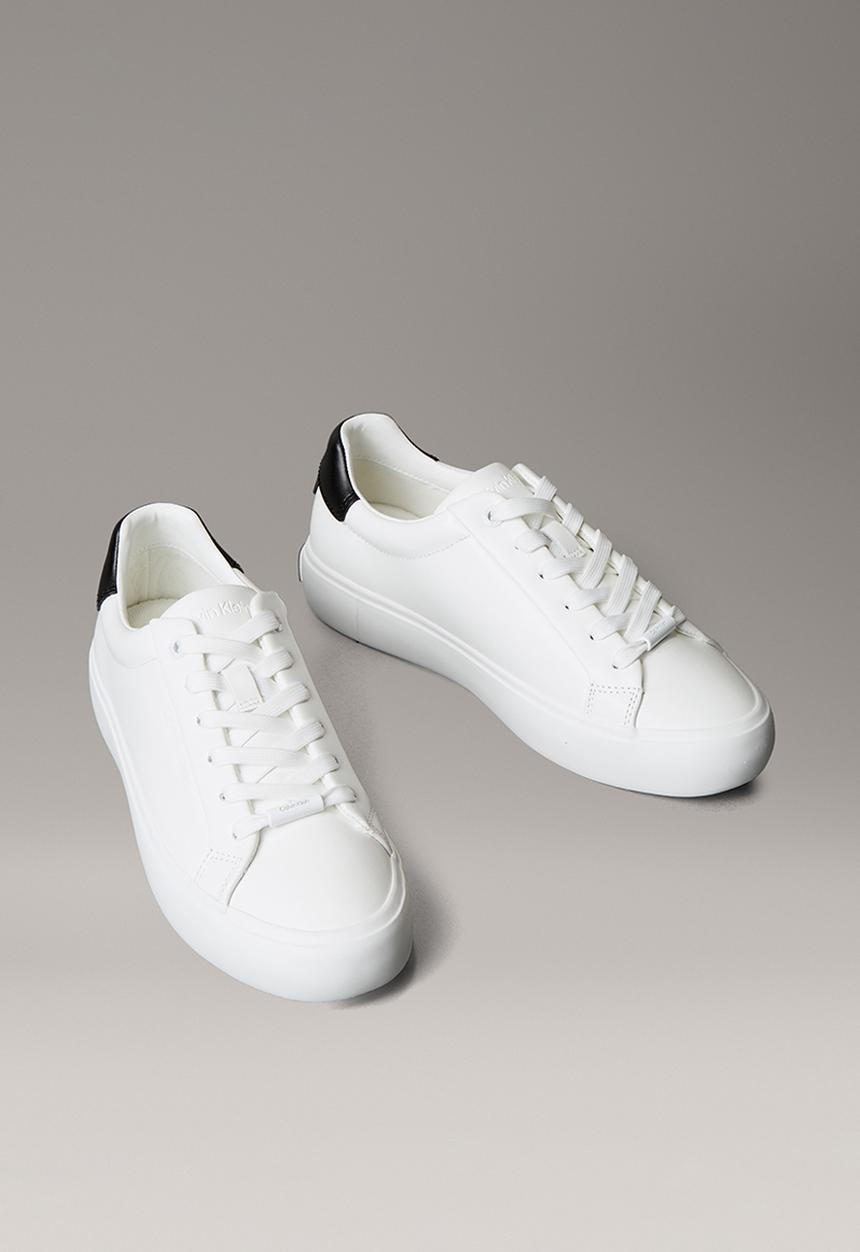 Calvin Klein - Lace-Up Sneaker - Bright White Black