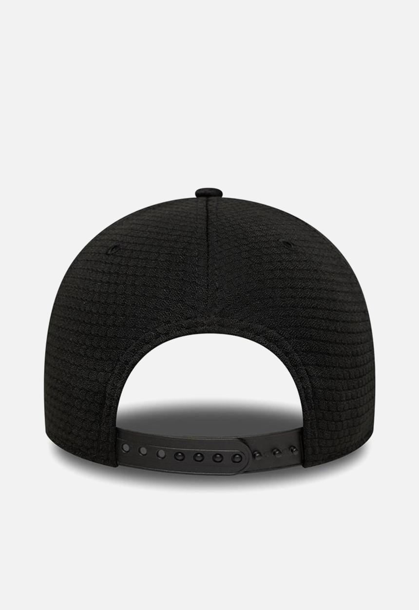 New Era - Flawless Mesh 9Forty® - black & white 