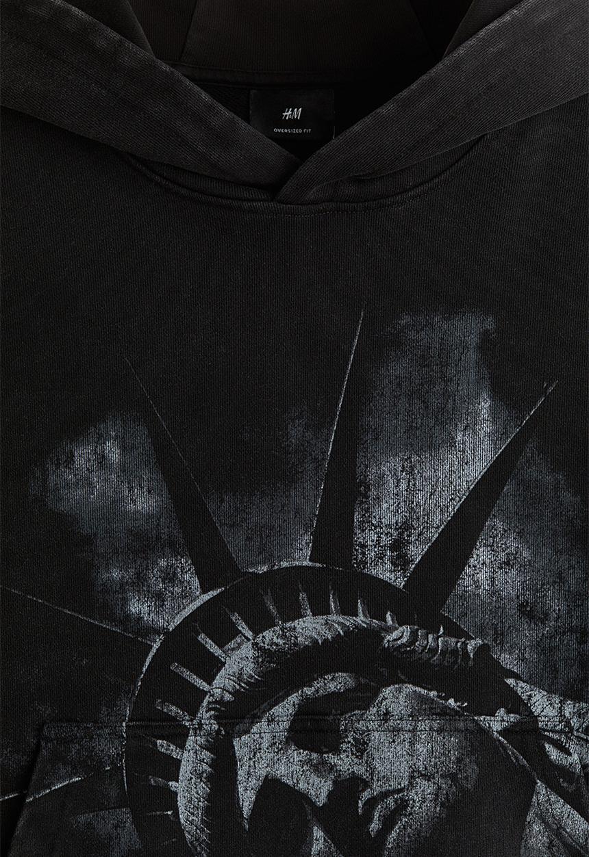 H&M - Oversized fit printed hoodie - black statue of liberty