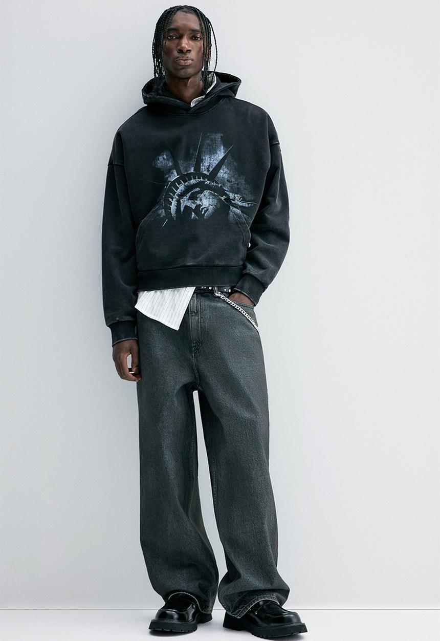 H&M - Oversized fit printed hoodie - black statue of liberty