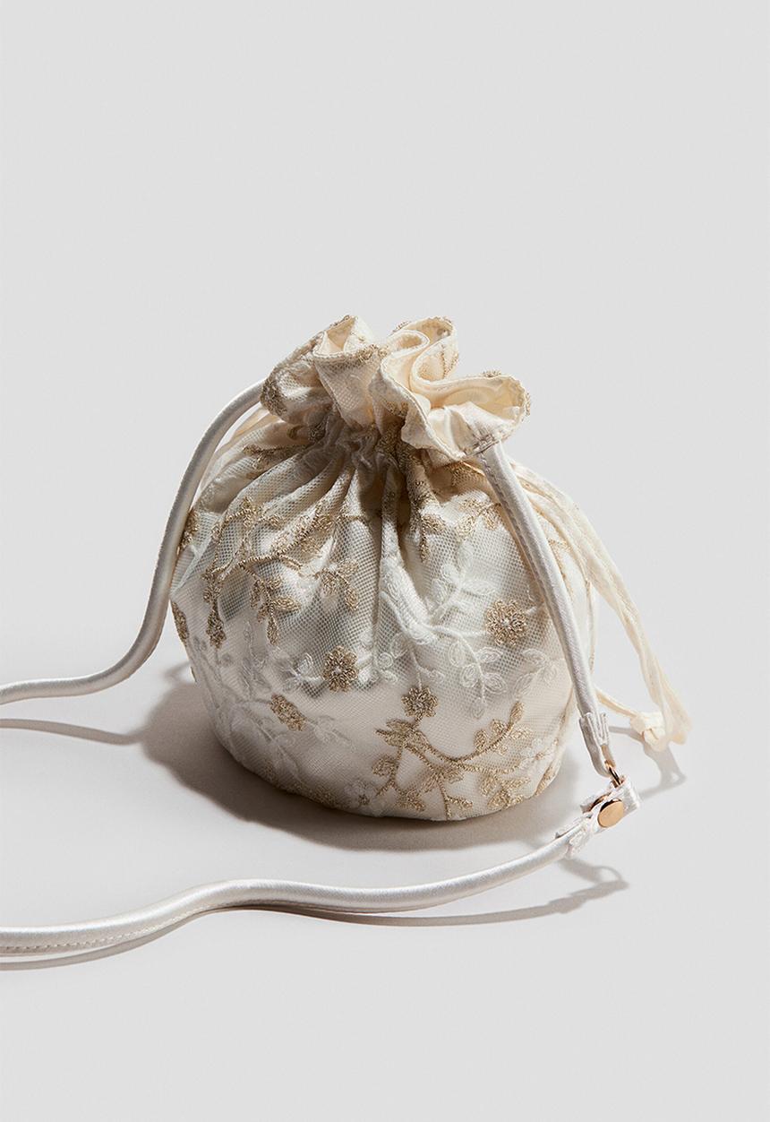 H&M - Embroidered drawstring bag - white floral