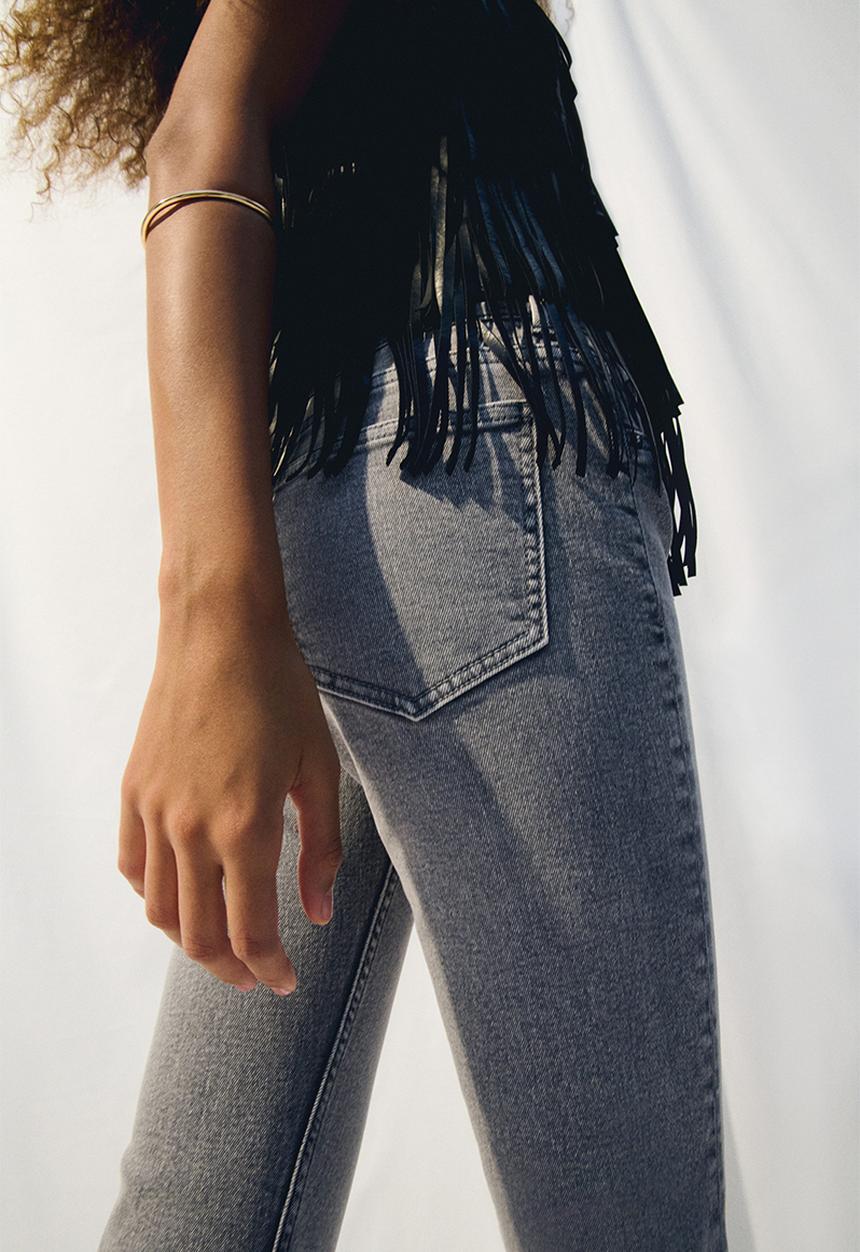 H&M - Flared low jeans - denim grey 