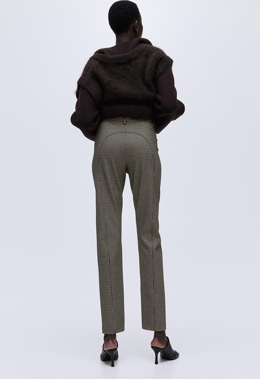 H&M - Fitted jersey trousers - light beige/dogtooth pattern 