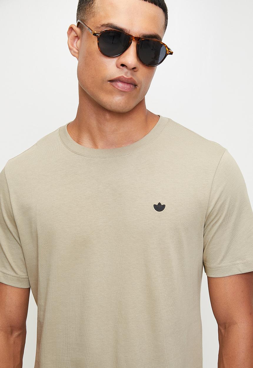 adidas Originals - ESS TEE  - WONDER CARGO