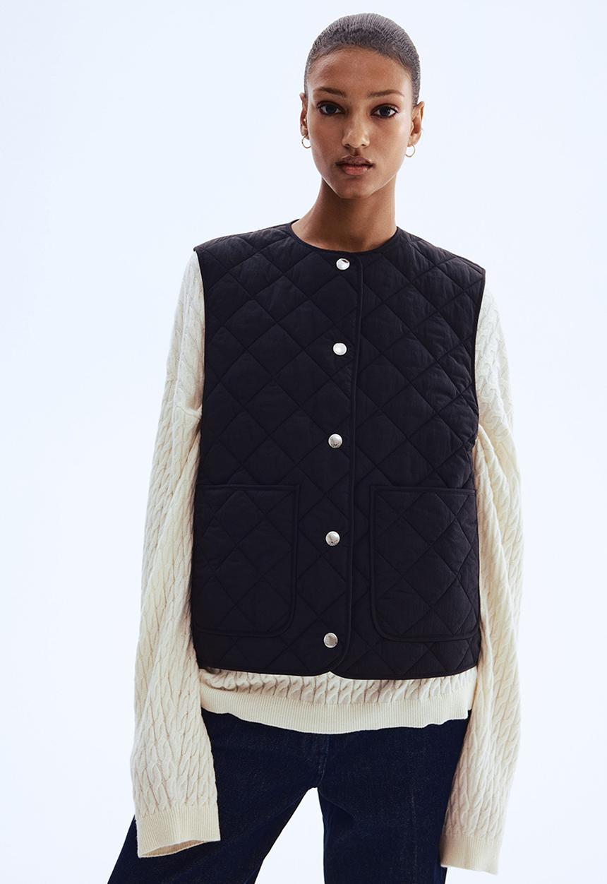 H&M - Quilted gilet - black