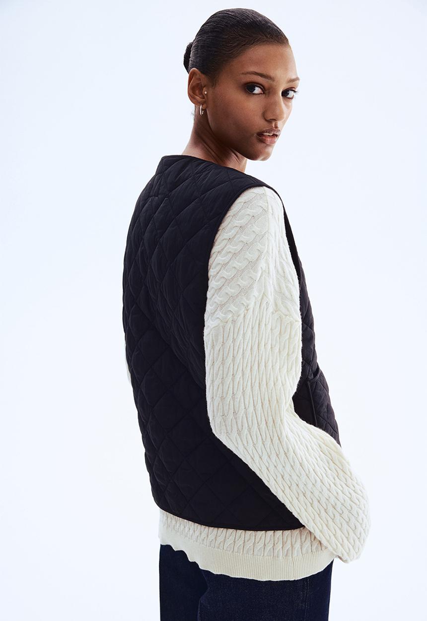 H&M - Quilted gilet - black