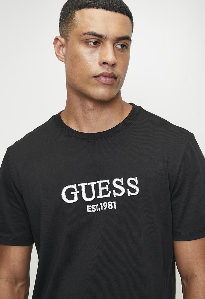 GUESS - Cn Ss Embroidery Logo Tee - Jet Black A996