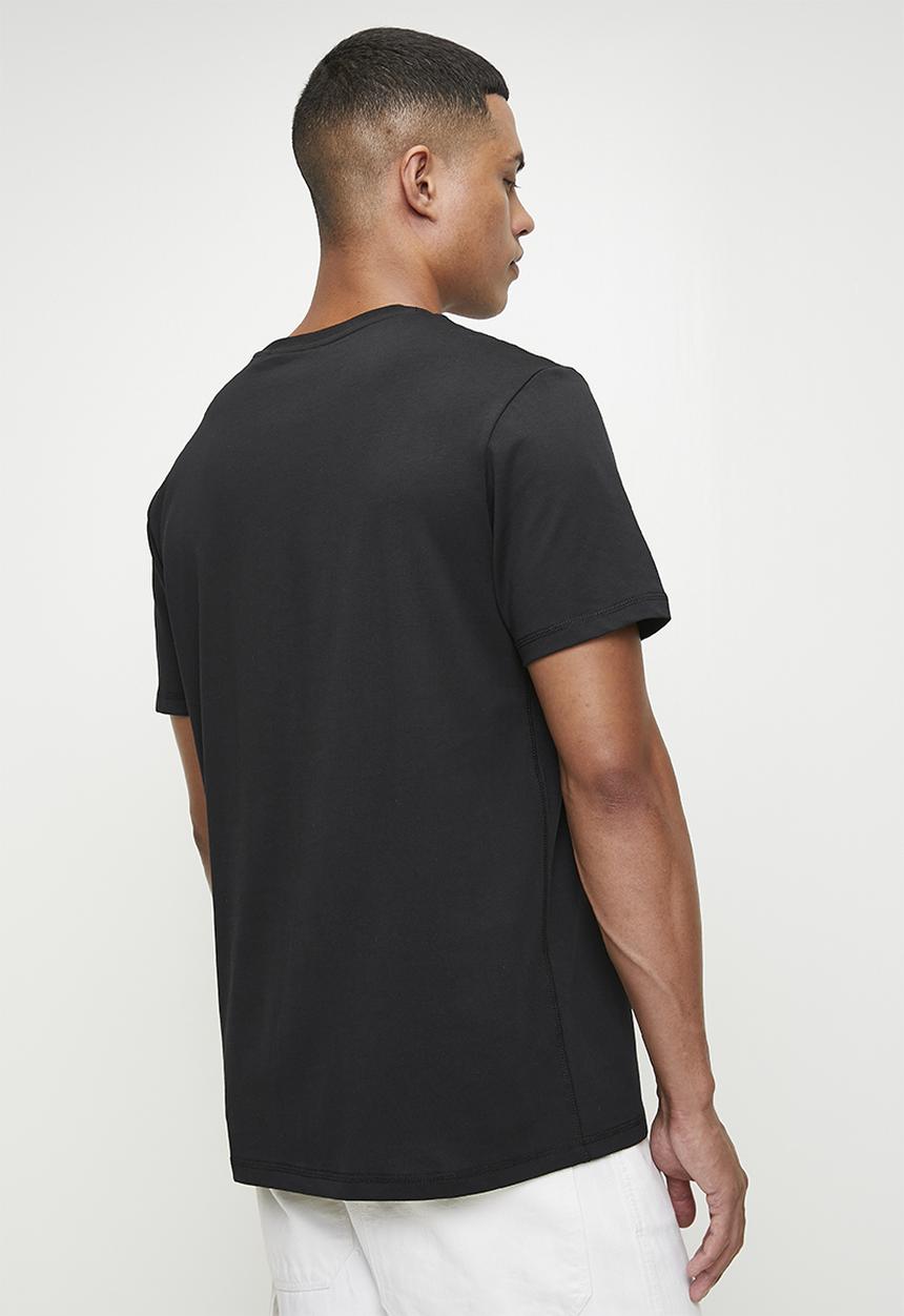 GUESS - Cn Ss Embroidery Logo Tee - Jet Black A996