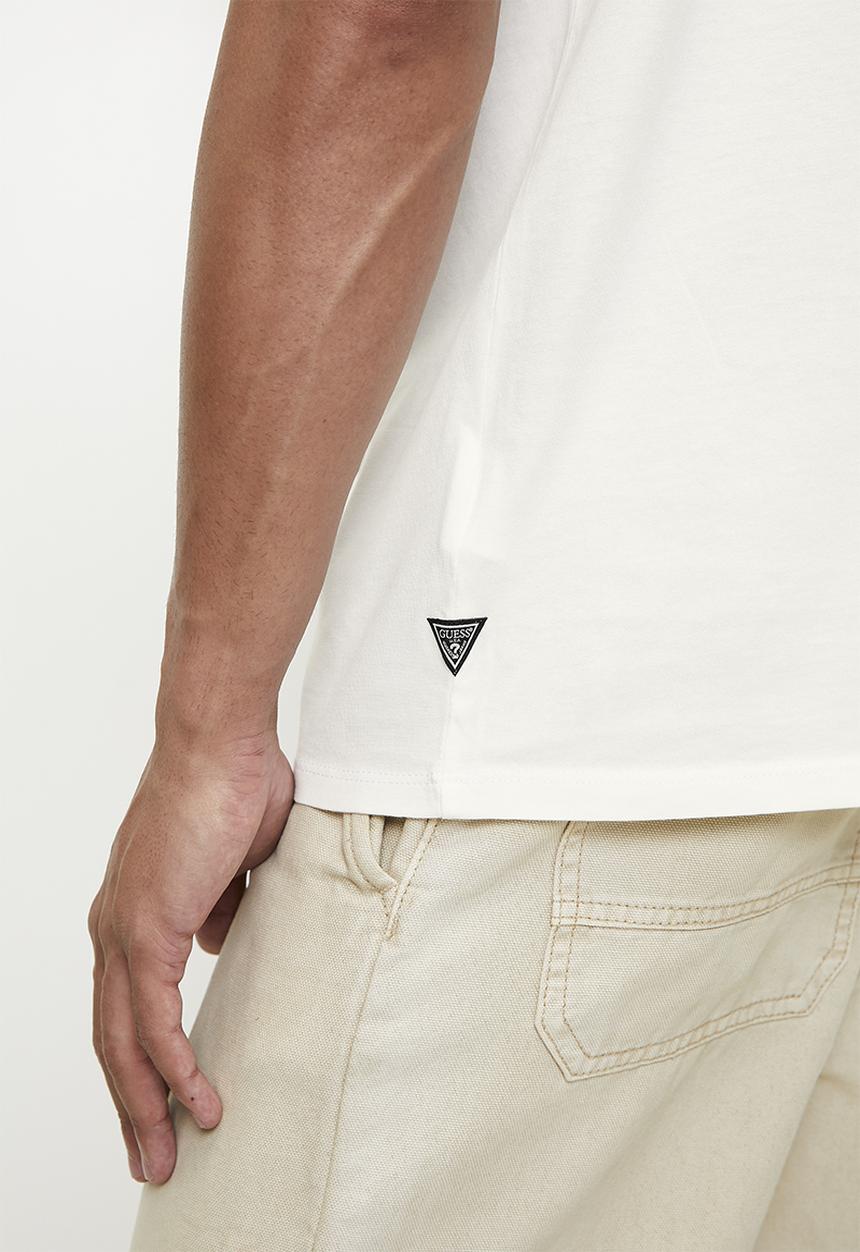 GUESS - Ss Bsc Script Logo Tee - Pure White