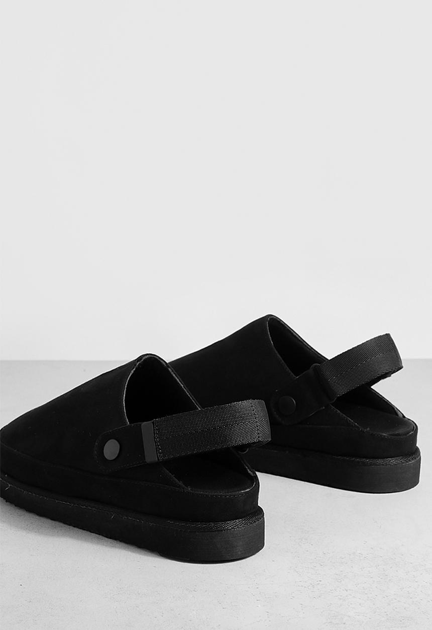 boohoo - Faux suede chunky slingback closed toe clogs - black